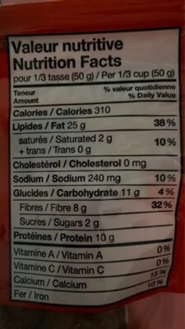 Amandes arômes fumée de noyée nutrition facts table