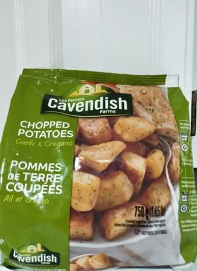 Pommes de terre coupées ail et oignon