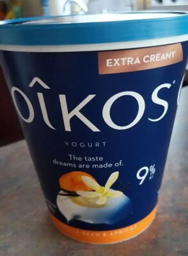 Vanilla bean and apricot extra creamy yogurt