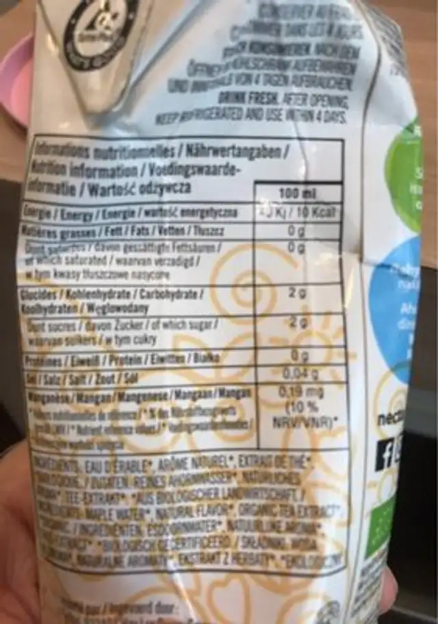 Eau d'erable thé citron nutrition facts table