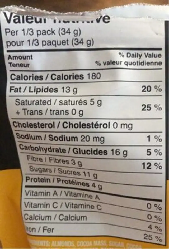 Chocolat noir, amandes et caramel salé nutrition facts table