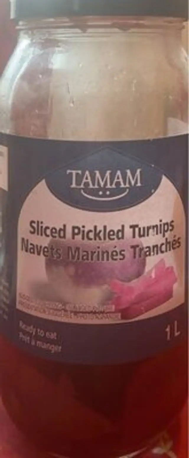 Navets marinés tranchés