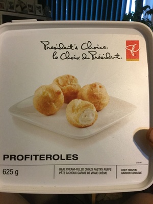 Profiteroles cream-filled pastry puffs