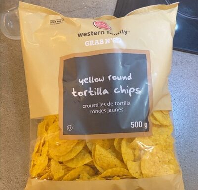 Yellow round tortille chips
