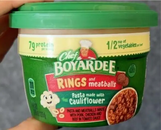 Rings and meatballs, pasta made with cauliflower