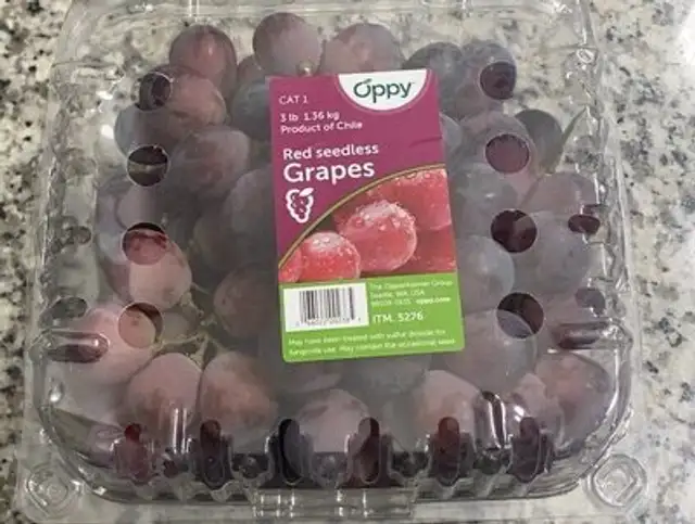 Red seedless grapes