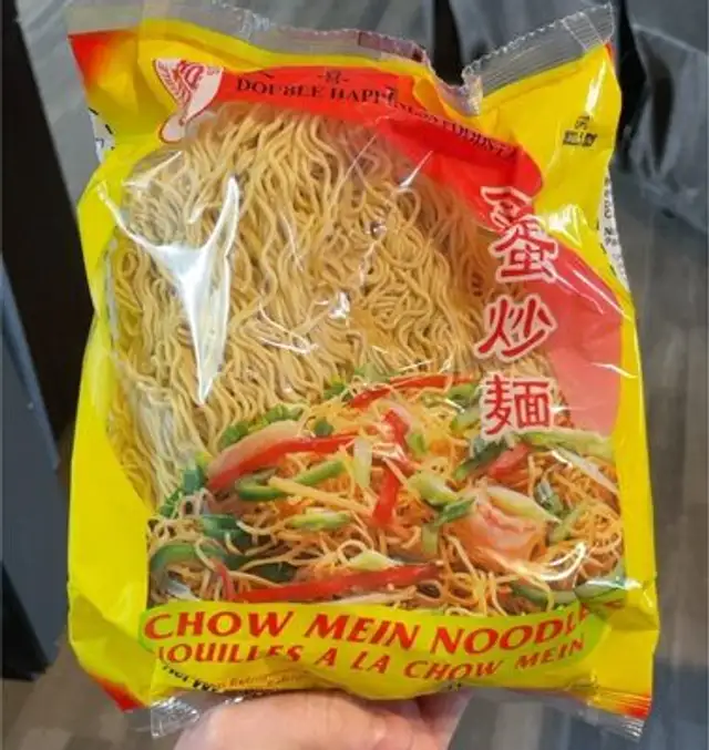 Chow mein noodles