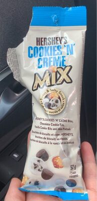 HERSHEY’S COOKIES’N CREME bites