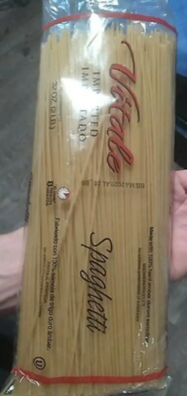 Spaghetti noodles