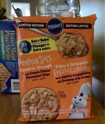 Pumpkin spice cookie dough with cream cheese flavoured chips