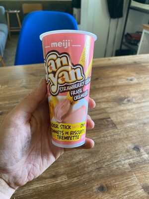 YanYan Strawberry Crème front packaging