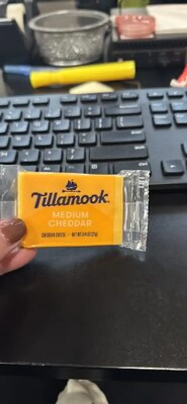 Medium Cheddar front packaging