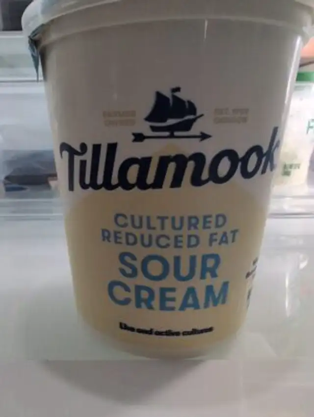 CULTURED REDUCED FAT SOUR CREAM front packaging