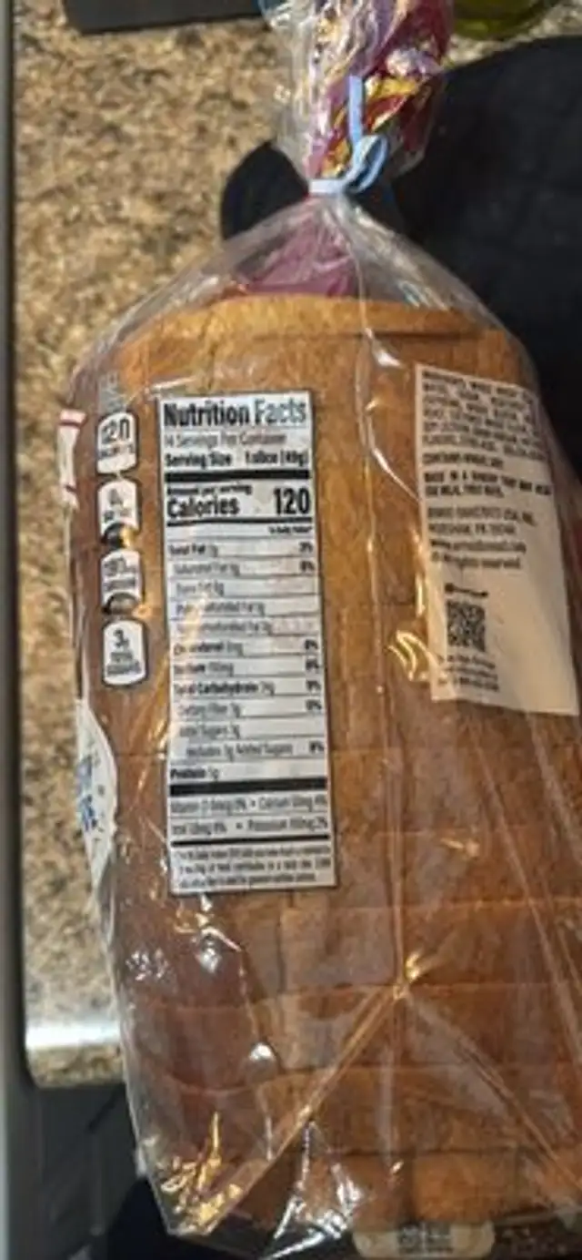 Country Style 100% Whole Wheat Bread nutrition facts table