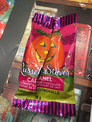 Caramel pumpkin in milk chocolate, caramel front packaging