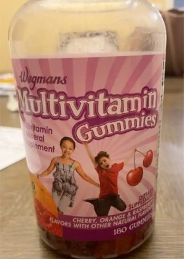 Multivitamin gummy’s front packaging