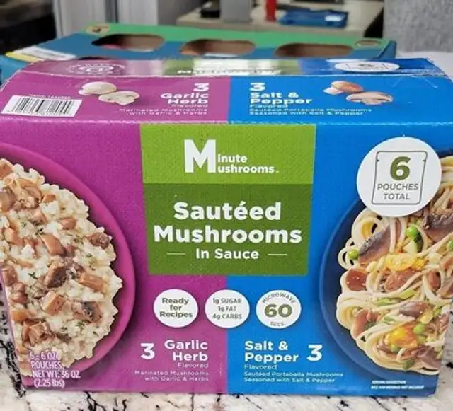 Sautéed mushrooms in sauce