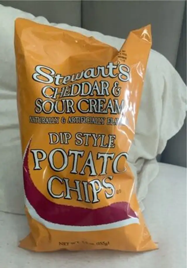 Cheddar & sour cream potato chips