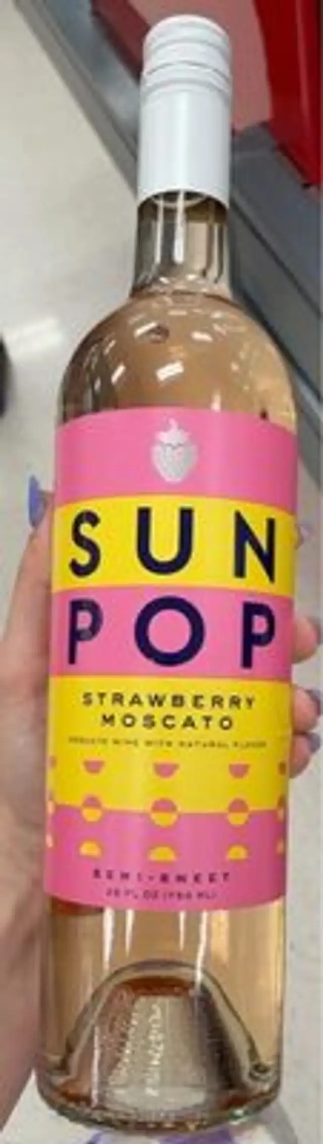 Sun Pop Strawberry Moscato Wine