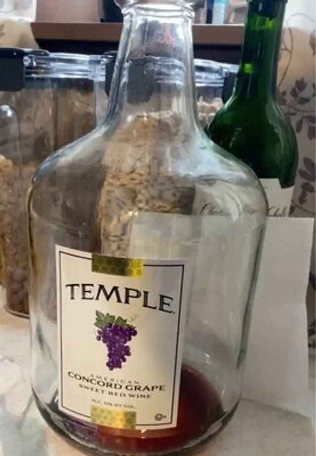 American Concord Grape Sweet Red Wine