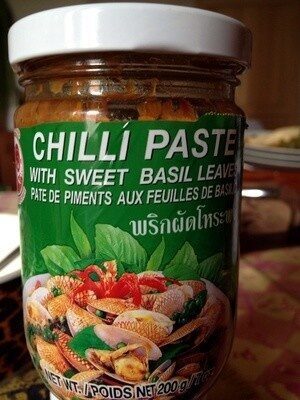 Pate de piments aux feuilles de basilic