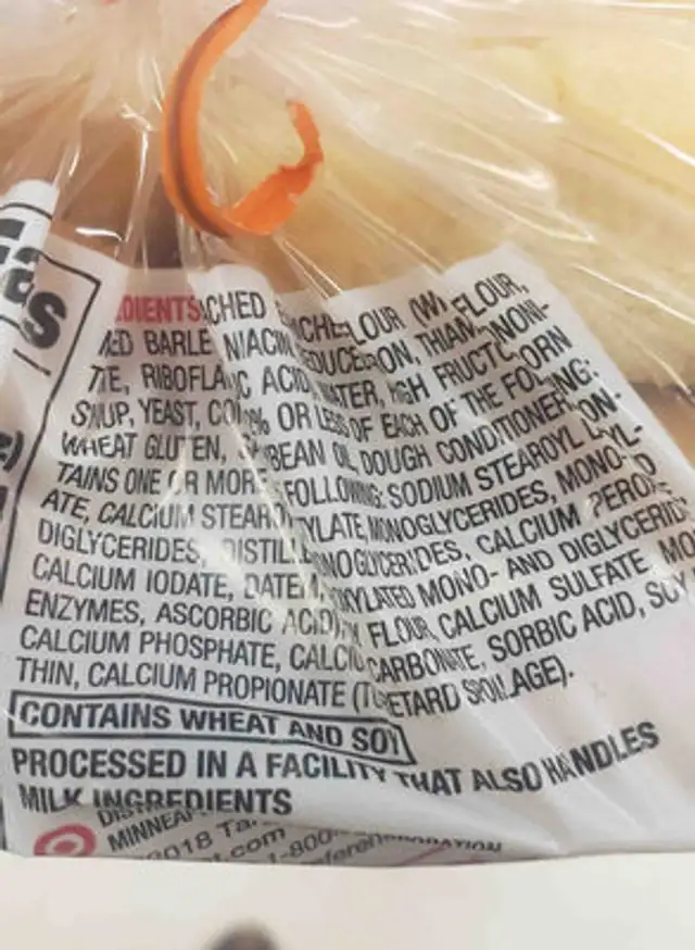 White amburger buns ingredients label