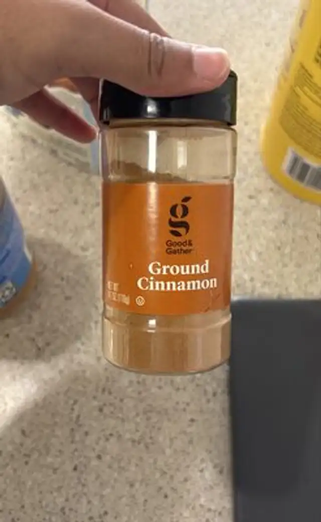 Ground cinnamon