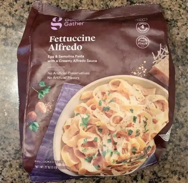Fettuccine Alfredo