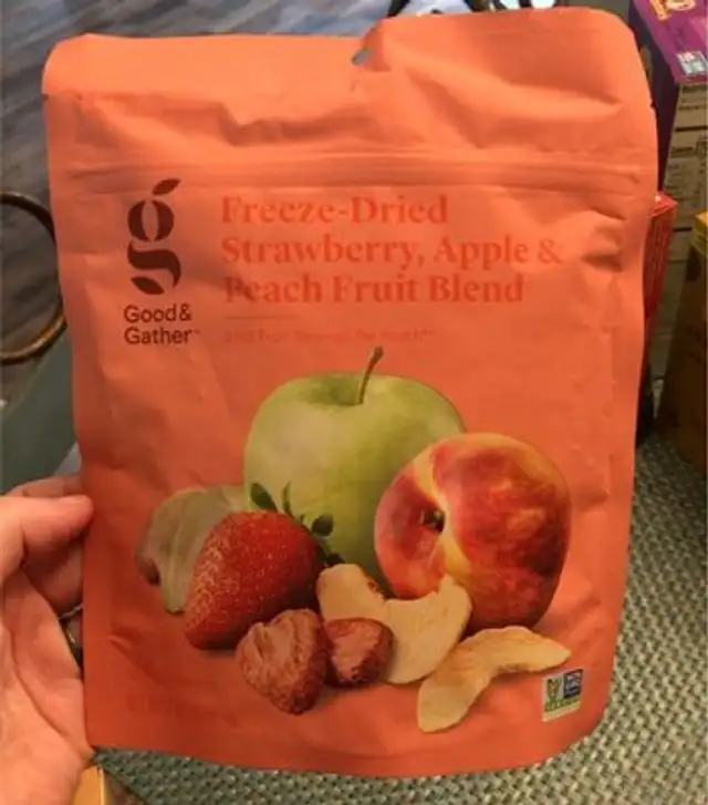 Freeze-dried fruit blend