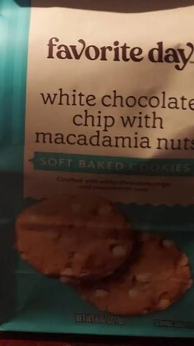 White chocolate chip with macadamia nuts