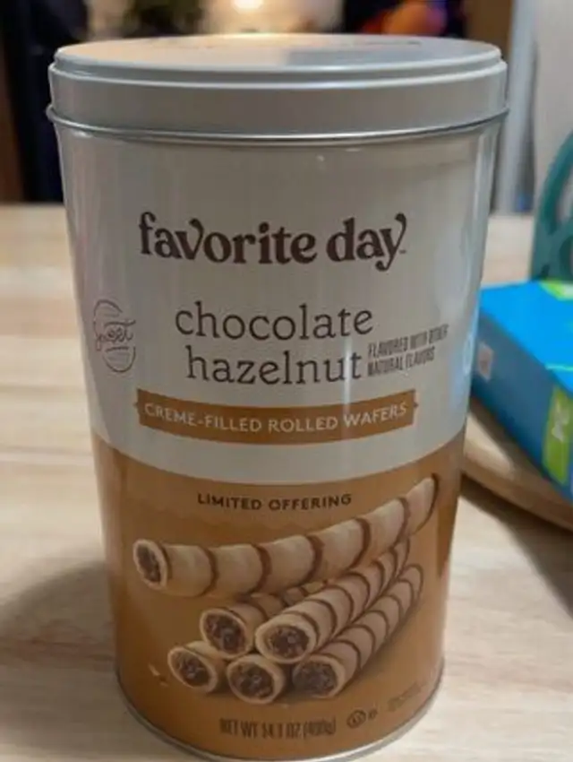 Chocolate Hazelnut Rolled Wafers Tin