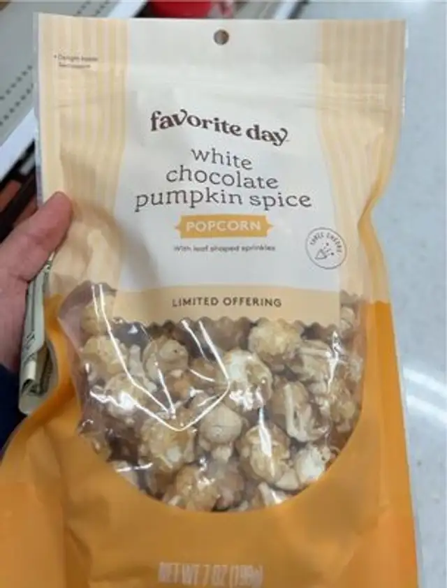 White chicolate pumpkin spice poocorn
