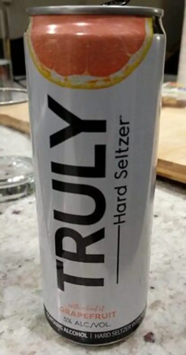 Truly Hard Seltzer Grapefruit