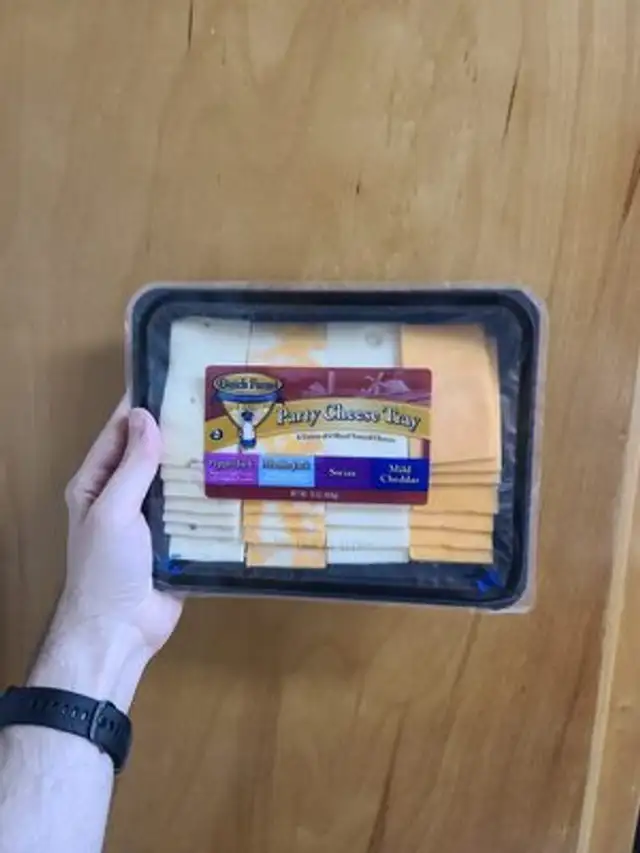 Party Cheese Ttay front packaging