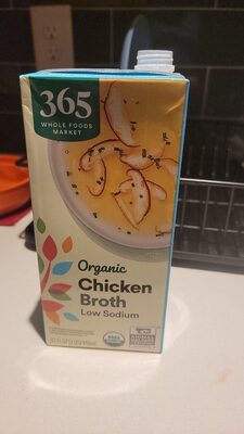 Organic low sodium chicken broth front packaging