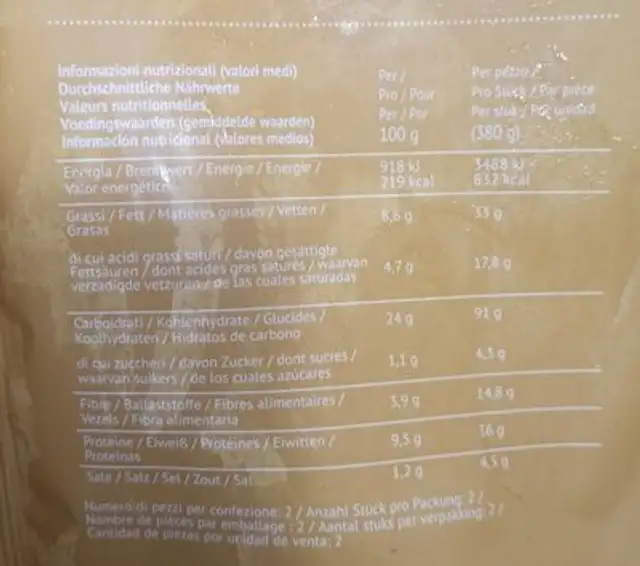 Schiacciata margherita integrale nutrition facts table