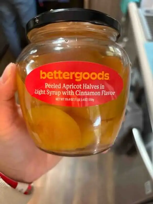 Peeled Apricot Halves In Light Syrup With Cinnamon Flavor front packaging