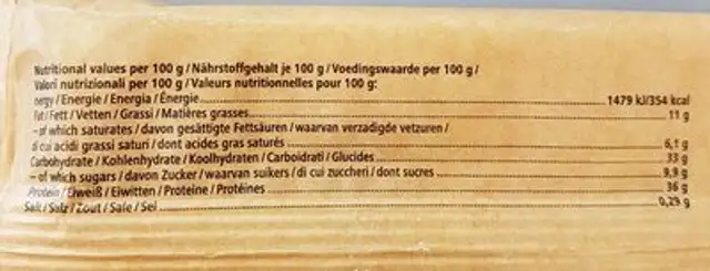 Protein bar berry flavour and yoghurt coating ingredients label