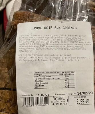 Pain noir au graines