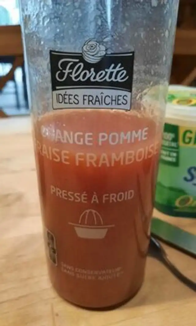 Orange pomme fraise framboise pressé a froid