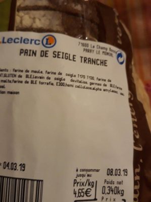 Pain de seigle tranché