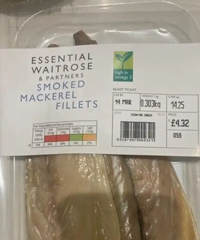 Smoked mackerel fillets front packaging