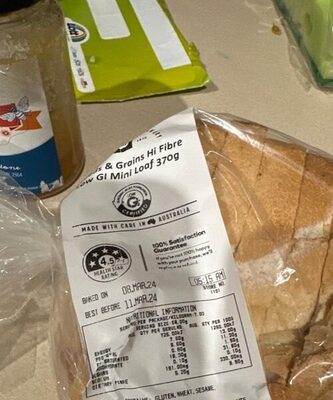 7 seed and grain hi fibre low gi front packaging