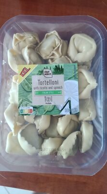 Tortellini with ricotta and spinach