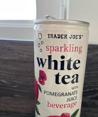 Sparkling white tea with pomegranate juice