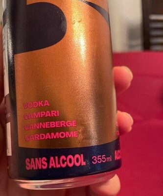 Vodka Campari Canneberge Cardamome