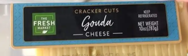 Cracker cuts Gouda