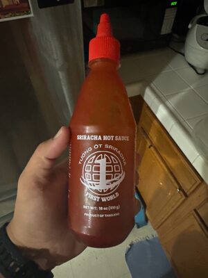 Sriracha Hot Sauce front packaging