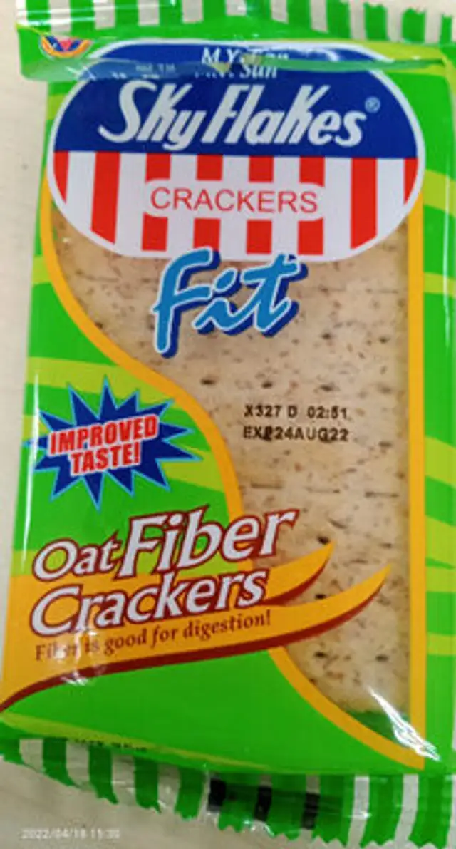 Skyflakes Oat fiber cracker