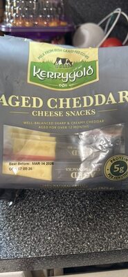 AGED CHEDDAR CHEESE SNACKS